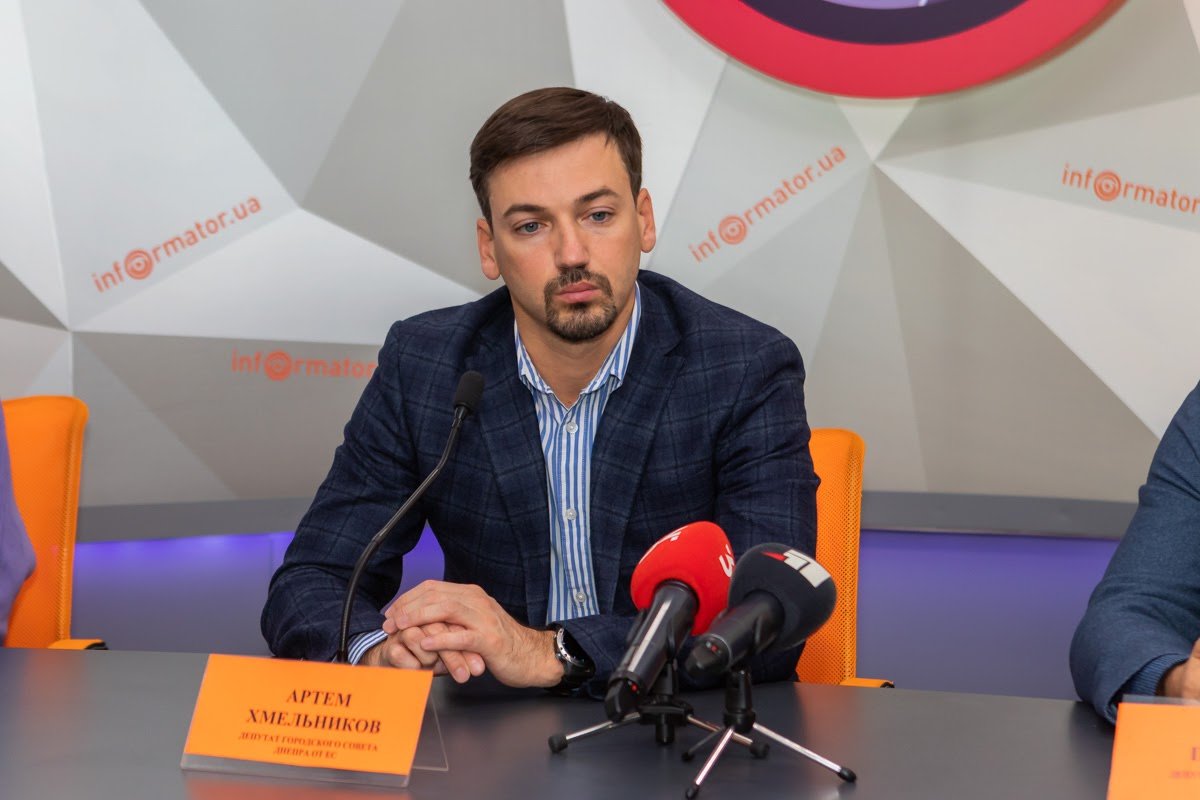 Артем Хмельников Артем Хмельников