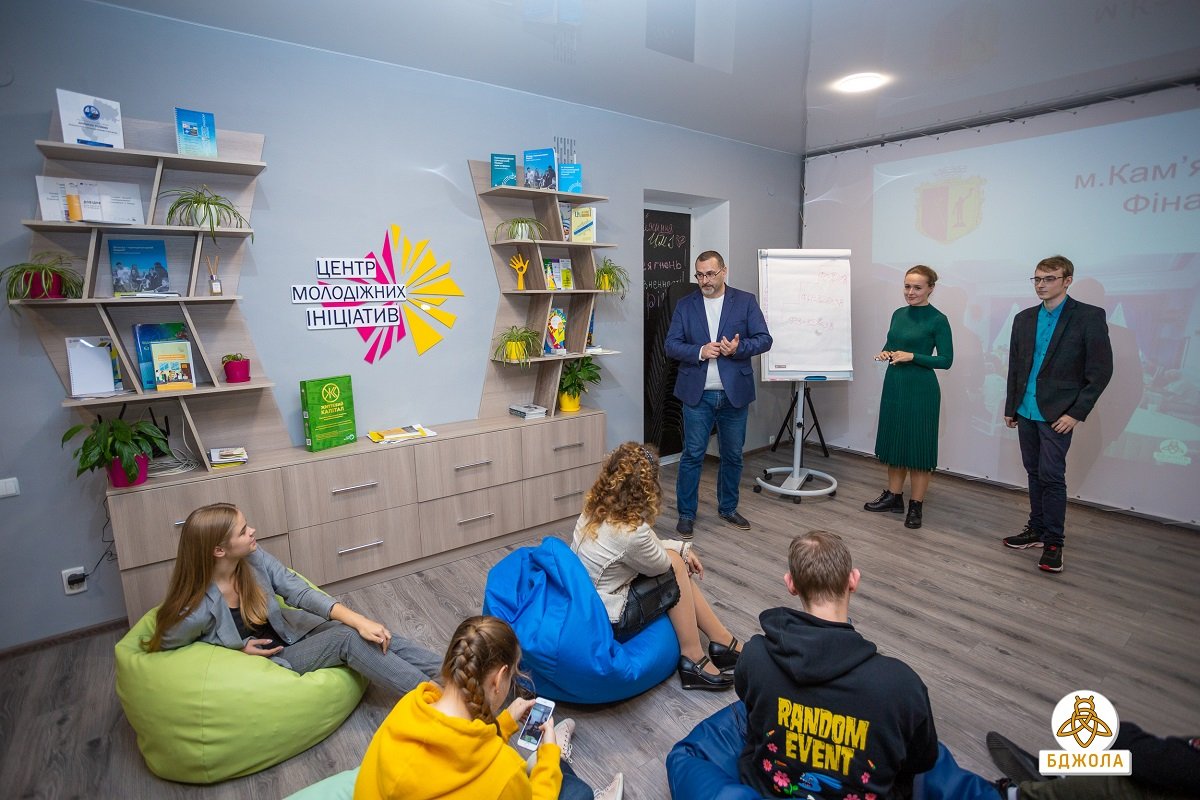 Навыки финансовой грамотности очень важны для молодежи