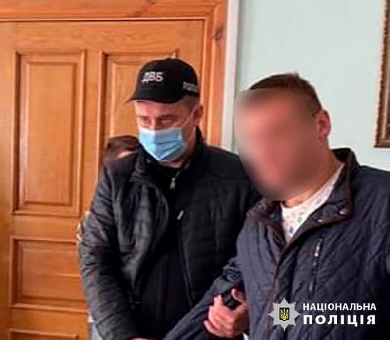 Мужчина предлагал взятку в обмен на свободу Мужчина предлагал взятку в обмен на свободу