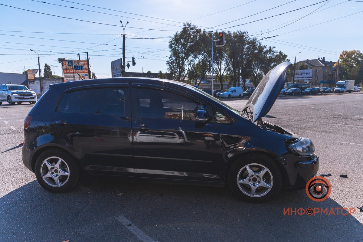 Столкнулись Volkswagen и Lada Столкнулись Volkswagen и Lada