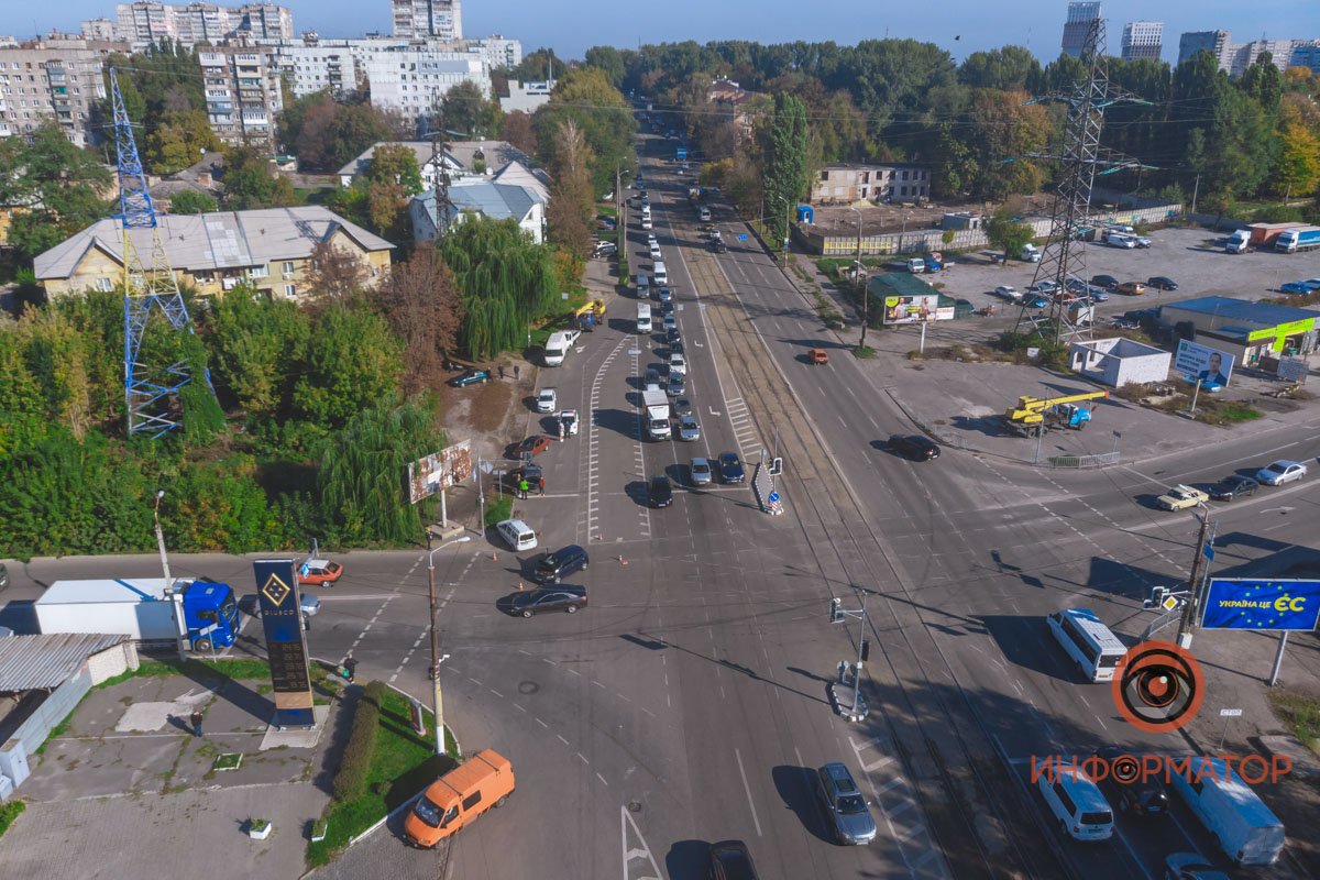 Из-за аварии занята правая полоса движения Из-за аварии занята правая полоса движения