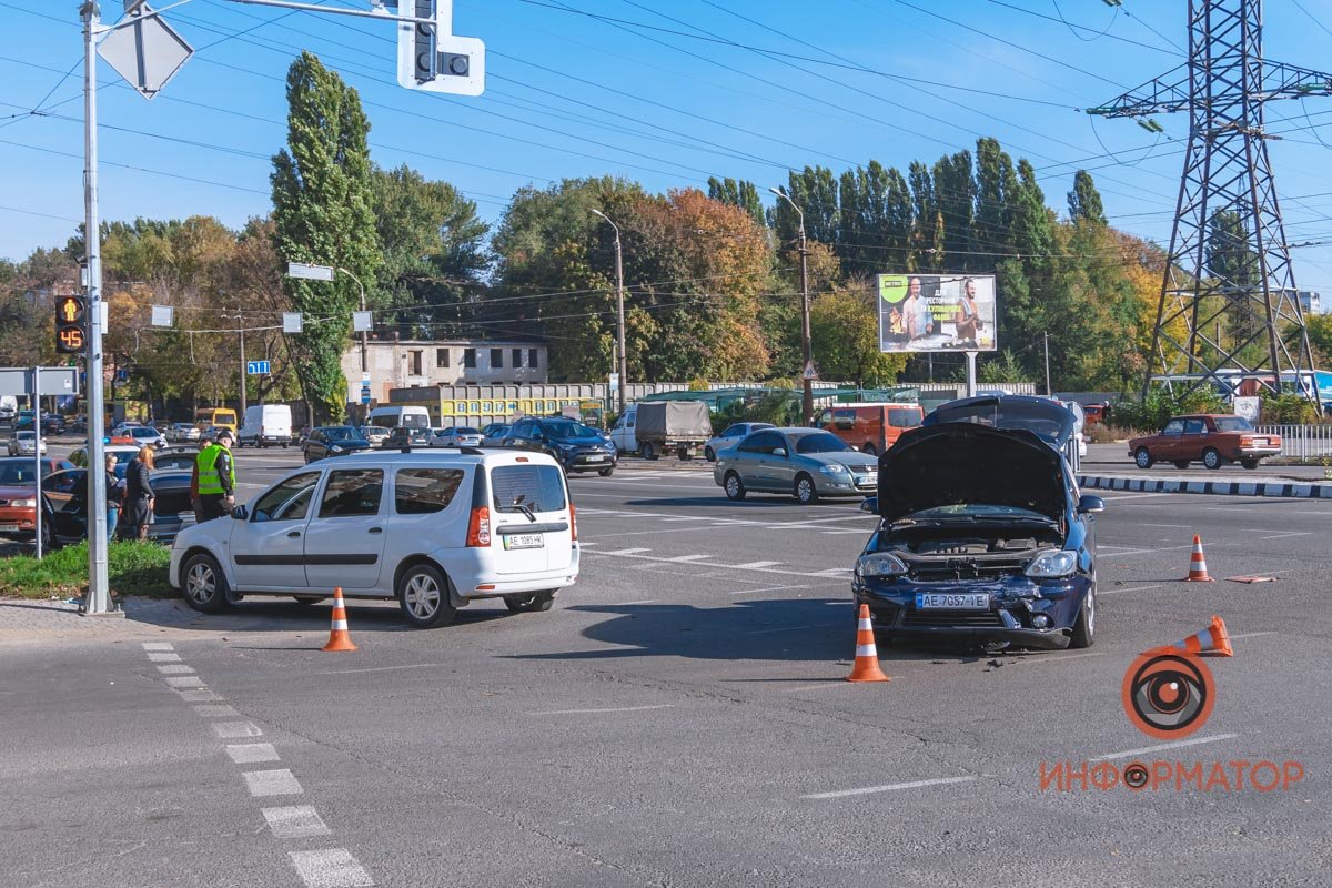 Место аварии оградили Место аварии оградили