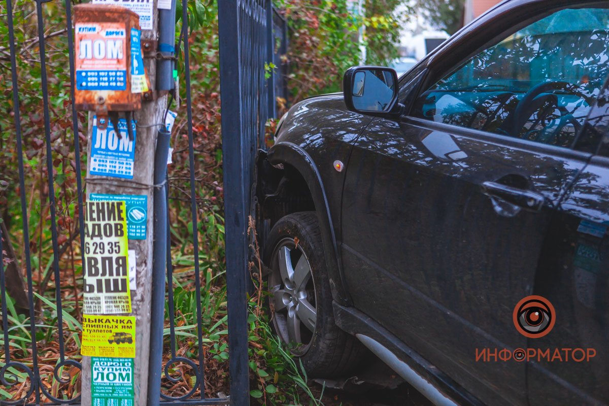 На улице Моторной столкнулись автомобили Mitsubishi и ВАЗ На улице Моторной столкнулись автомобили Mitsubishi и ВАЗ