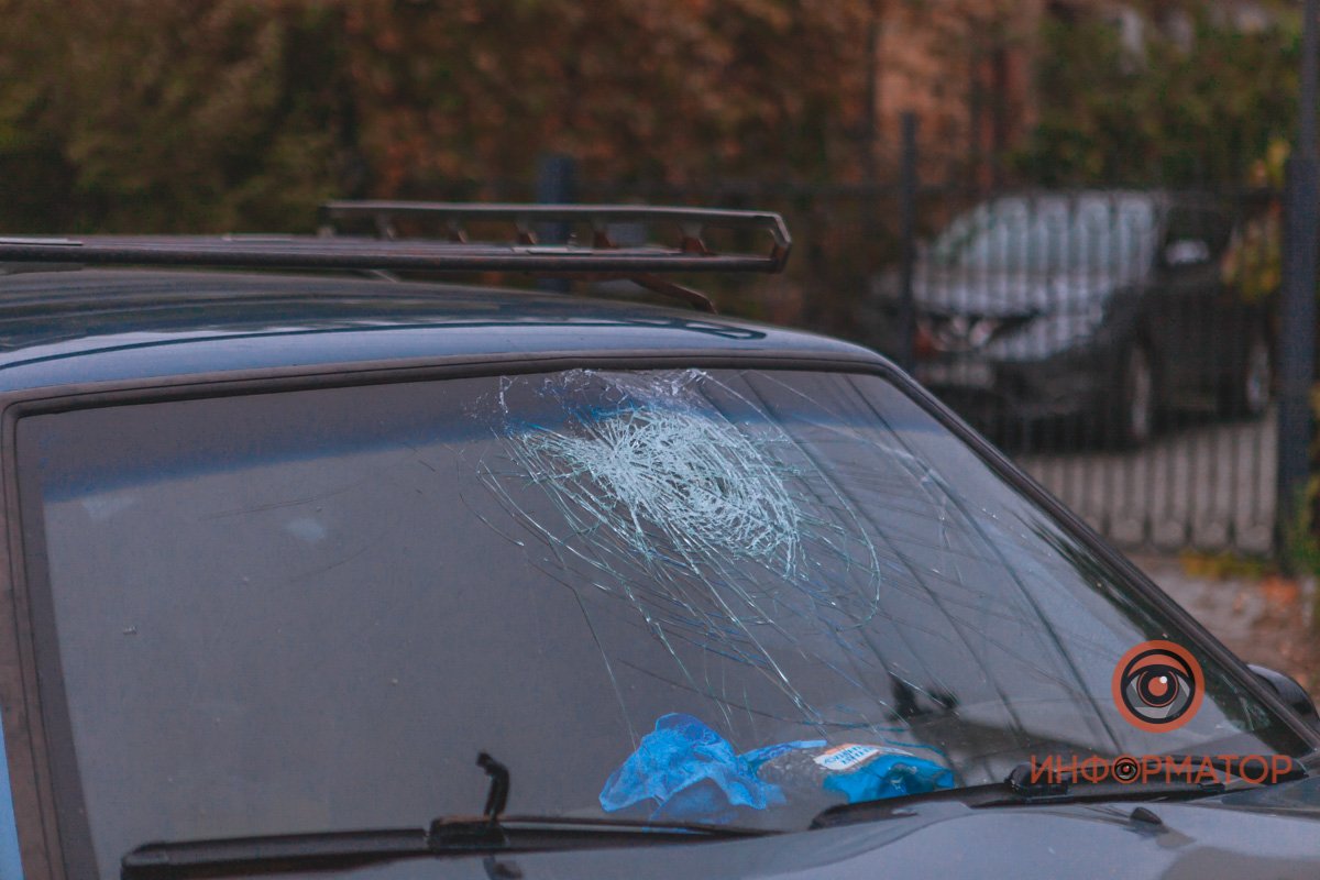 На перекрестке ВАЗ не предоставил преимущество Mitsubishi и врезался в его правую переднюю дверь На перекрестке ВАЗ не предоставил преимущество Mitsubishi и врезался в его правую переднюю дверь