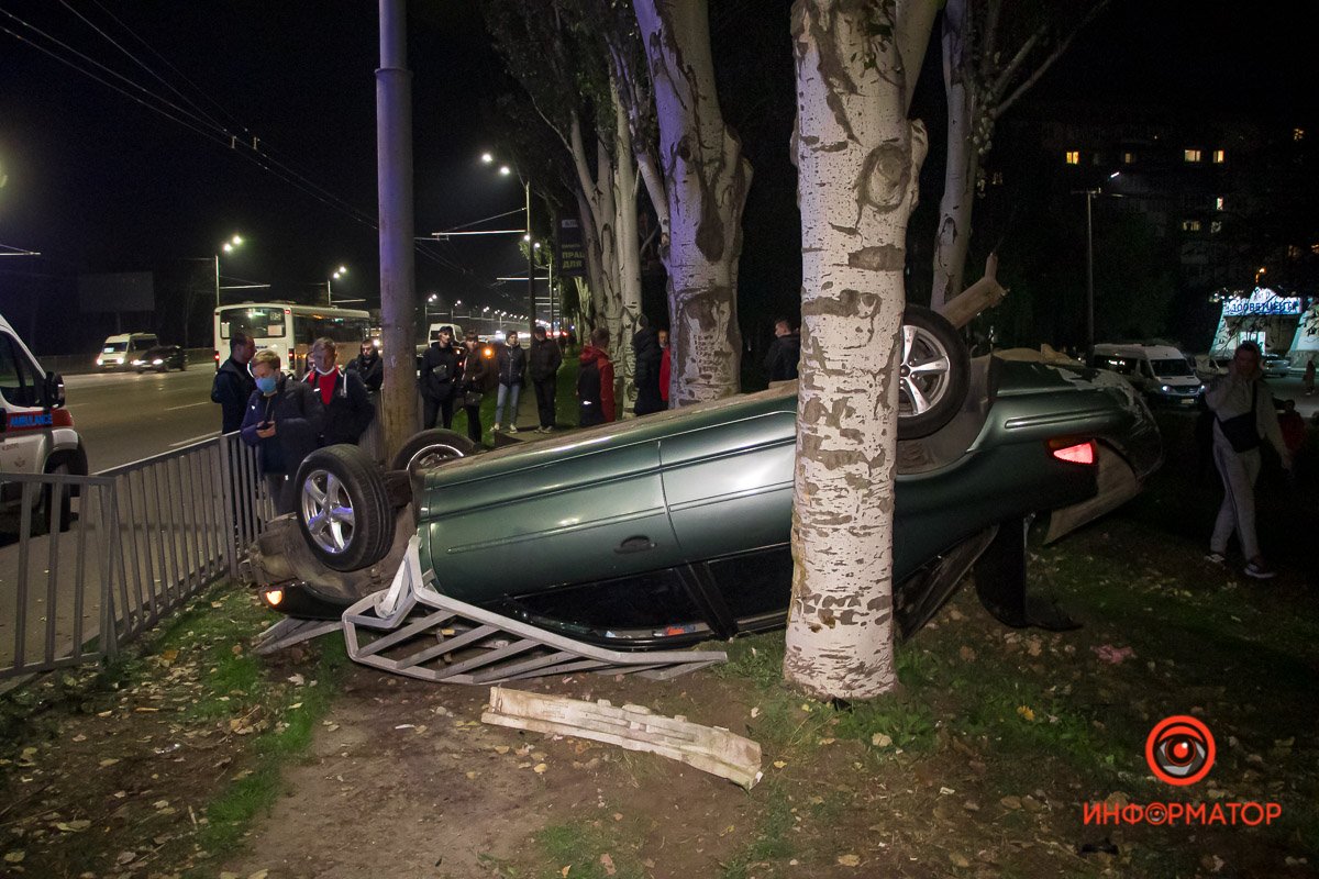 Ford перевернулся