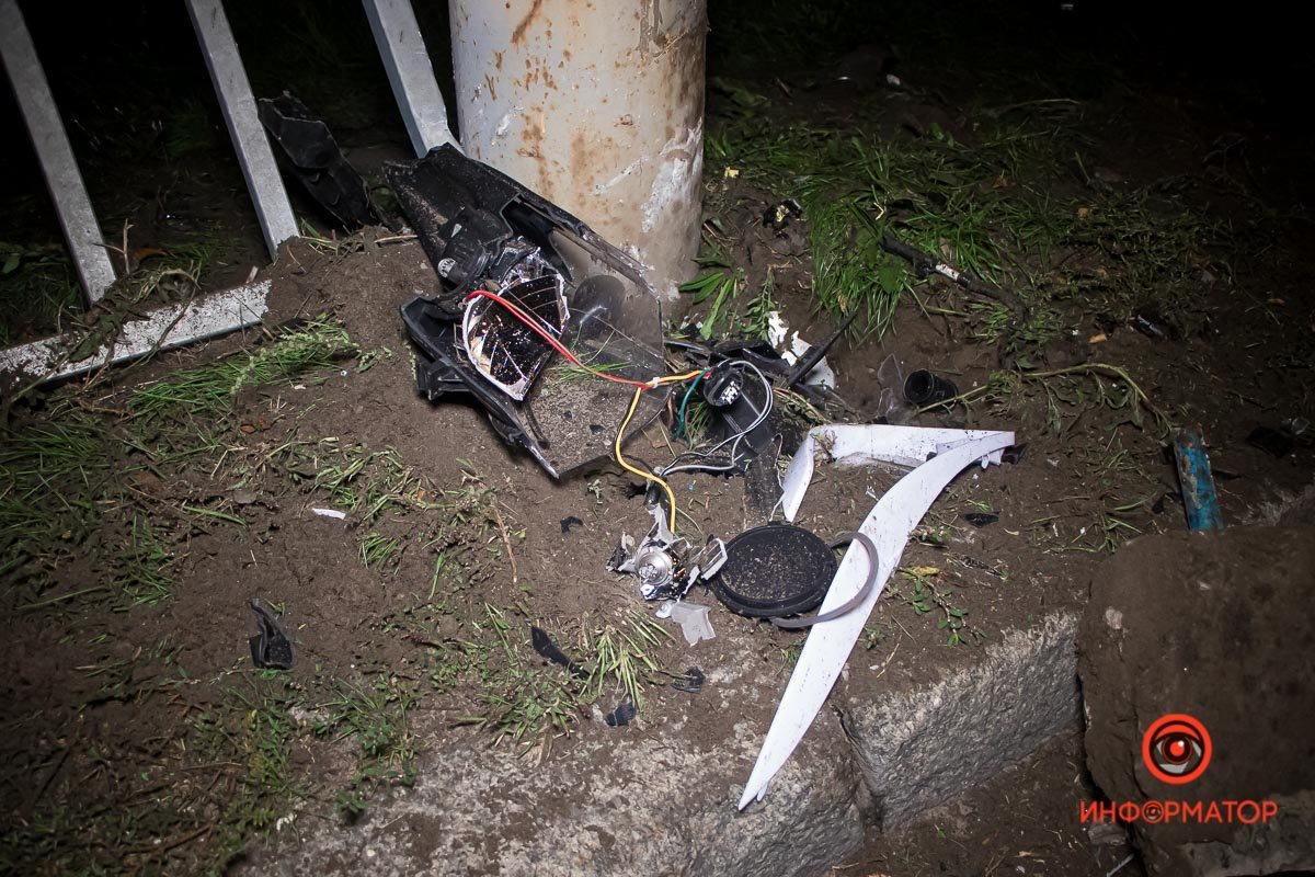 Машина получила серьезные повреждения Машина получила серьезные повреждения