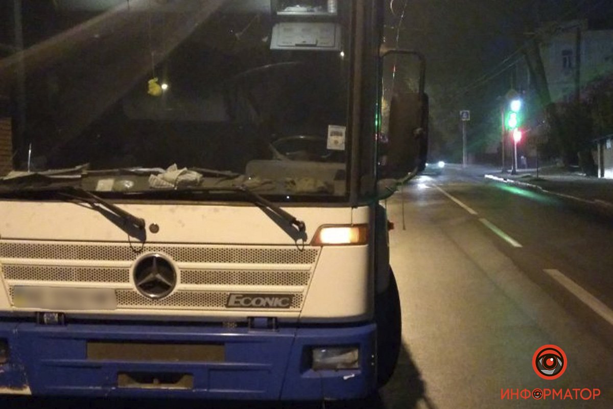 Кроме того, ЗАЗ Sens ударил мусоровоз