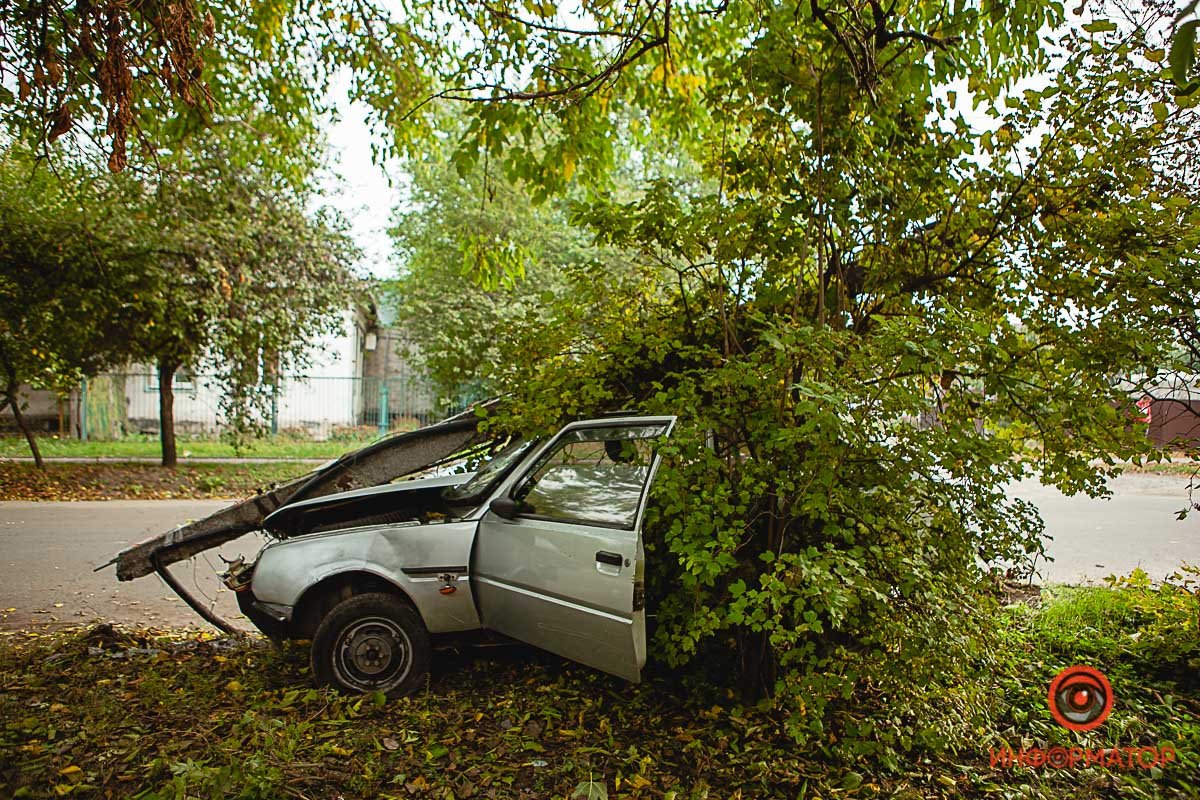В салоне "Таврии" было три человека - никто из них не пострадал В салоне "Таврии" было три человека - никто из них не пострадал