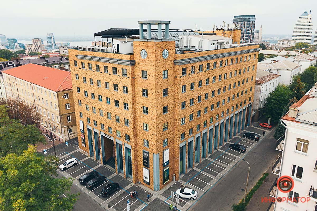 Проспект Дмитрия Яворницкого, 22