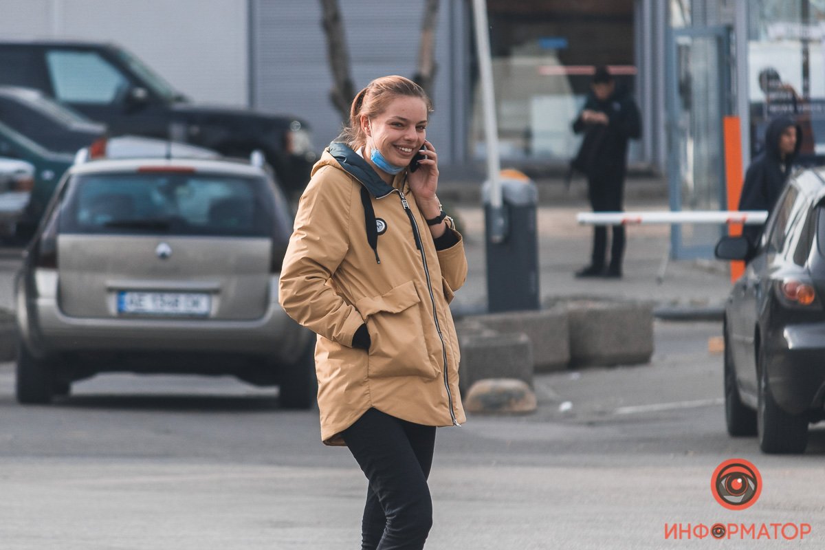 Знает что-то, о чем еще не знаем мы 😑