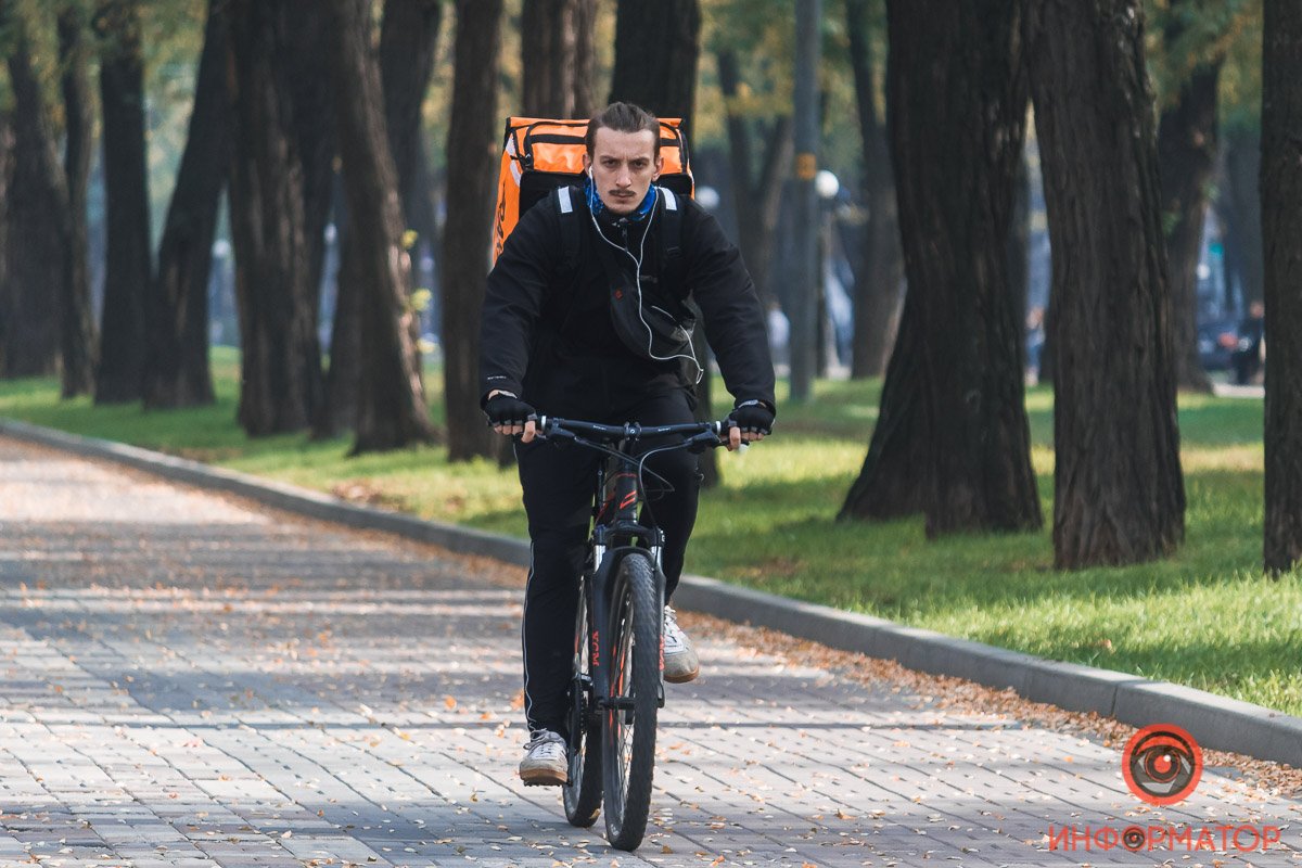 Ты заказываешь доставку, но ты делаешь это без уважения