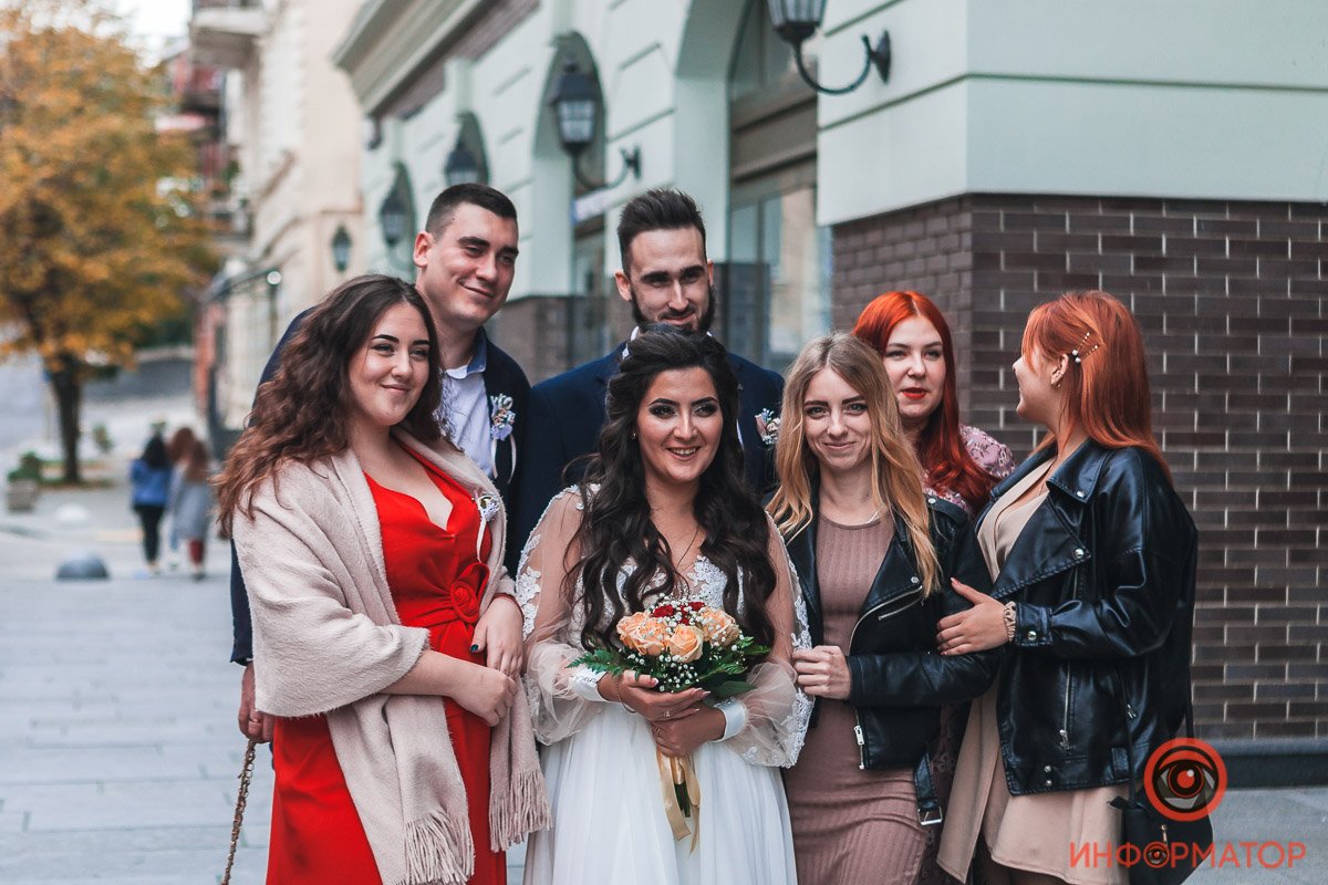 Как там говорят: "Сегодня ваш корабль, под названием “Любовь”, отправляется в бухту под названием “Семья”" 😂