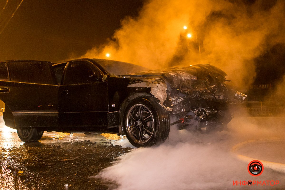 Lexus загорелся