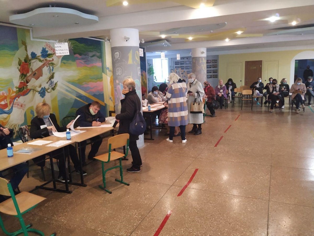 Местные выборы в Днепре: что происходит на избирательных участках. Хроника 6