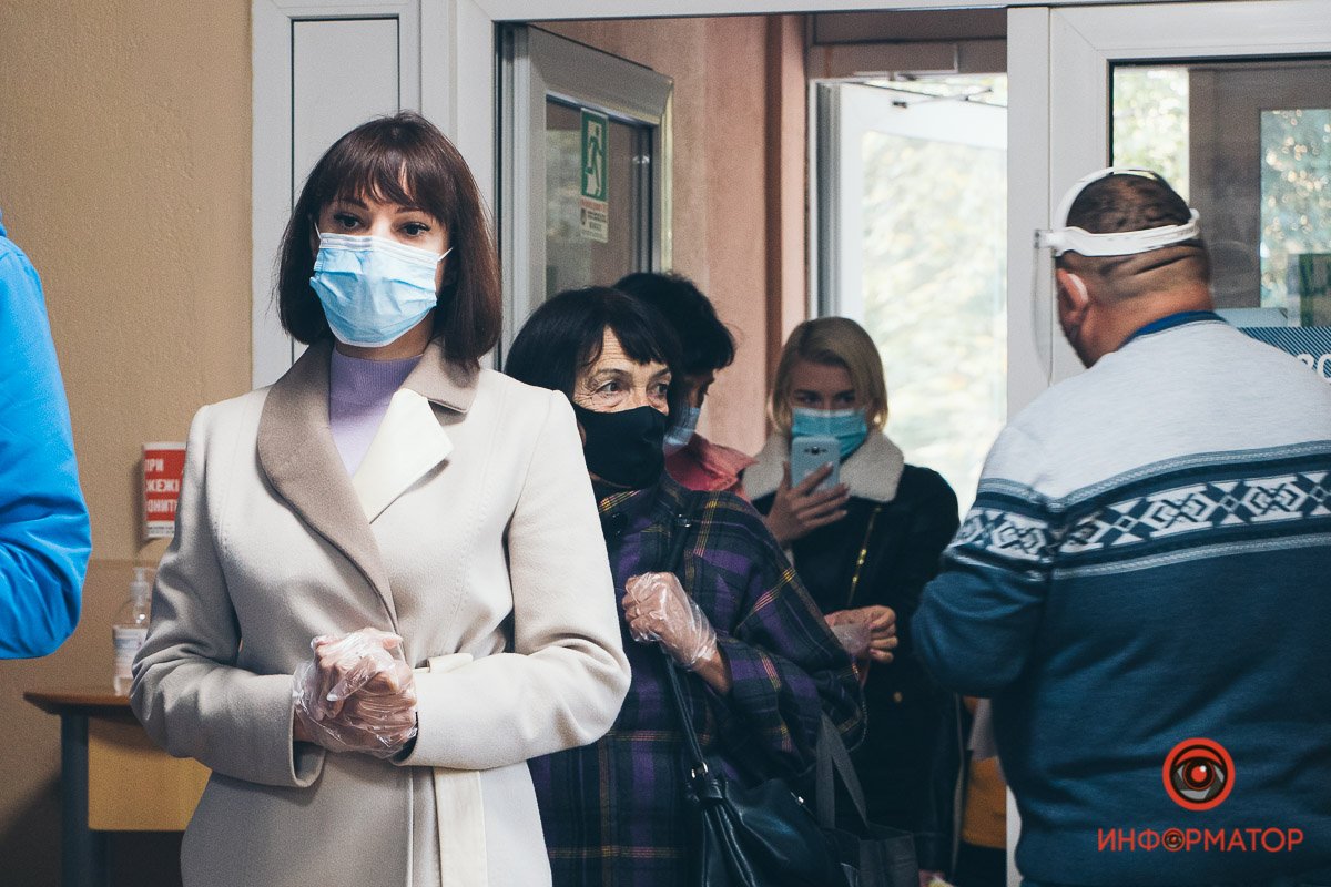 Пробираясь по коридору, наша группа заметила Татьяну Рычкову