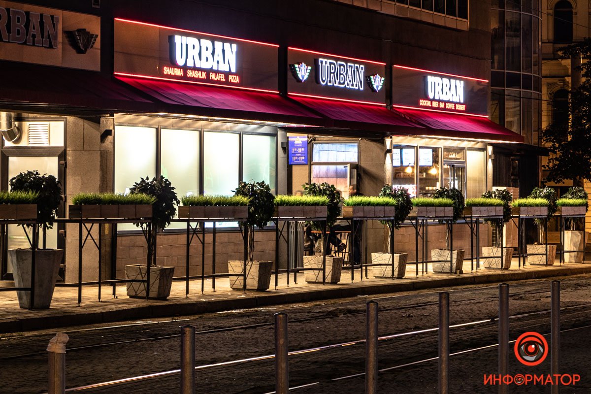 Так и зовут ненадолго остановиться