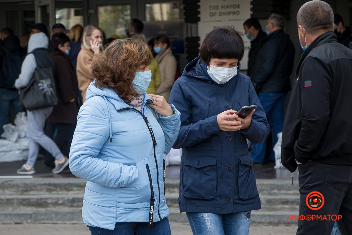 С каждого участка прибывают по 3 человека