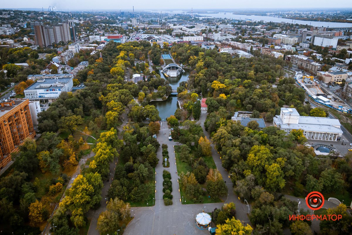 И нам не миновать его лучей.