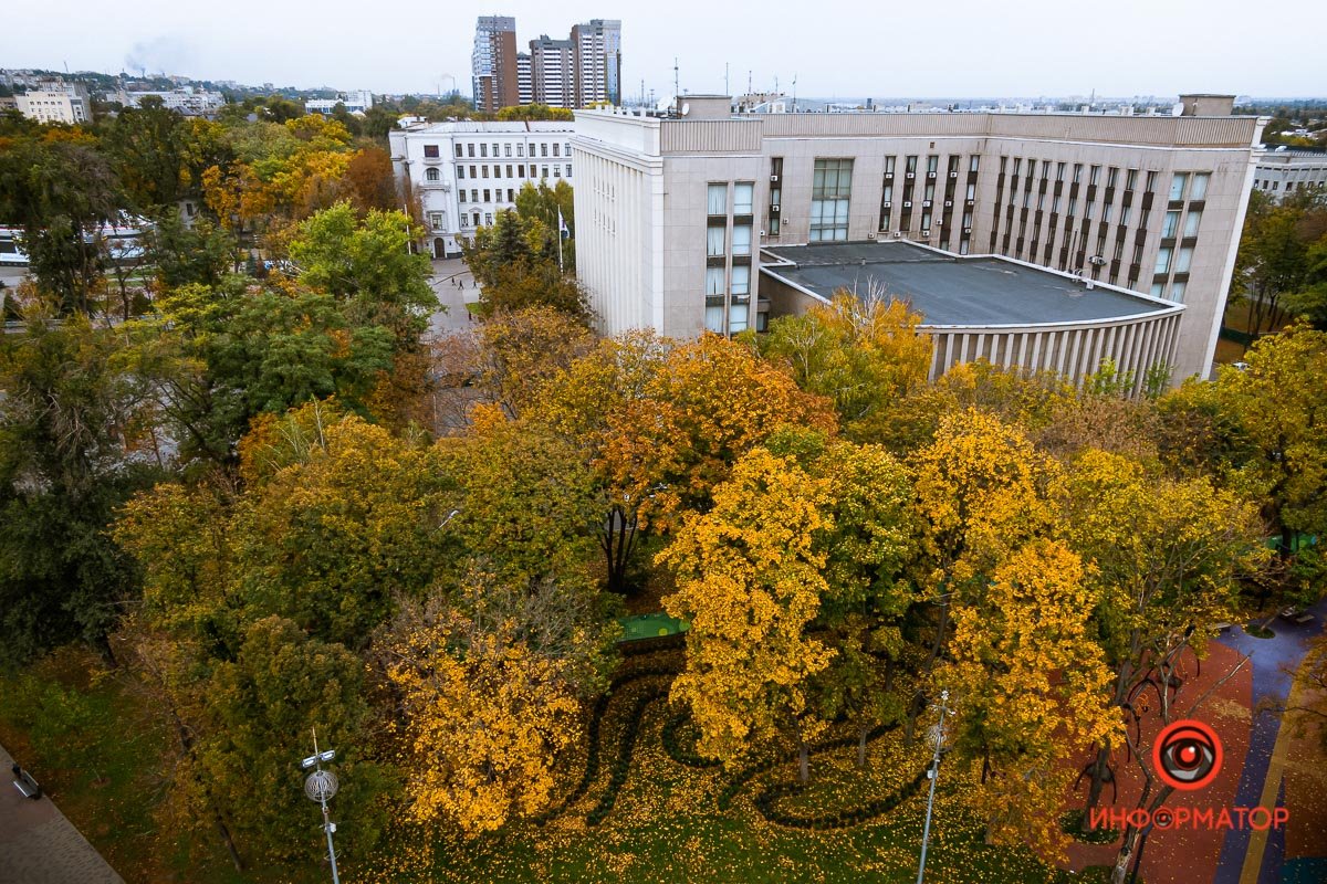 Стучит машинка. Вот и все, дружок.