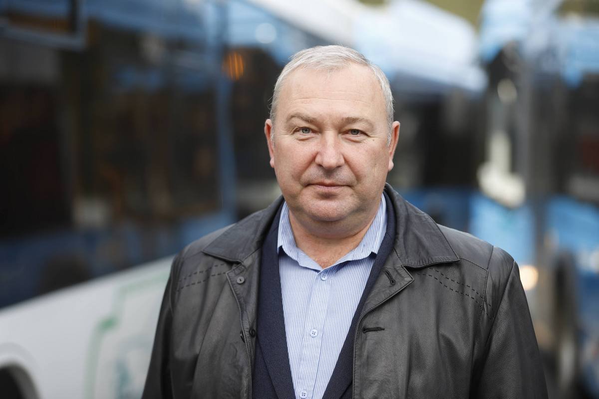 Заместитель директора по эксплуатации и перевозок КП« Днепровский электротранспорт» ДГС Владимир Сусленков Заместитель директора по эксплуатации и перевозок КП« Днепровский электротранспорт» ДГС Владимир Сусленков