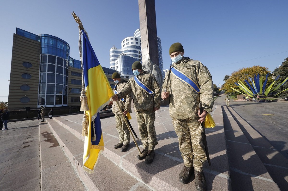 В Днепре отмечают 76-ю годовщину освобождения Украины от фашистских захватчиков В Днепре отмечают 76-ю годовщину освобождения Украины от фашистских захватчиков