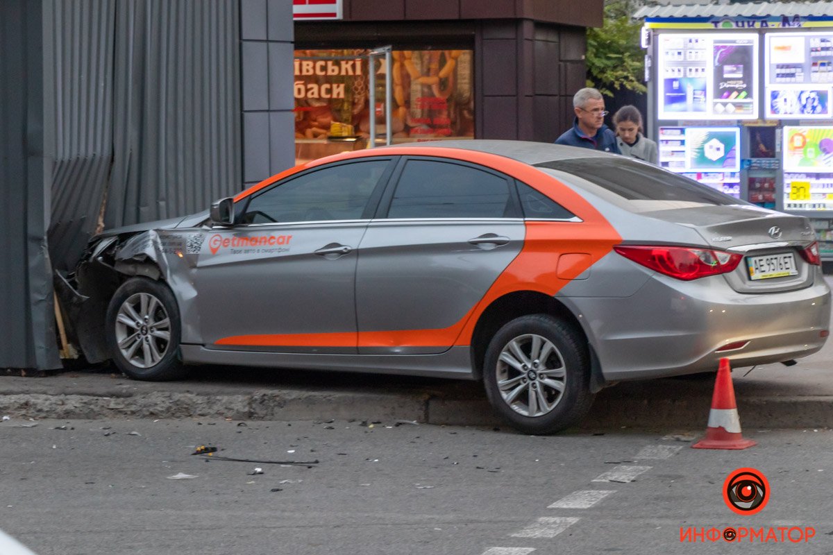 По словам участника ДТП, Hyundai от удара вылетел на обочину По словам участника ДТП, Hyundai от удара вылетел на обочину
