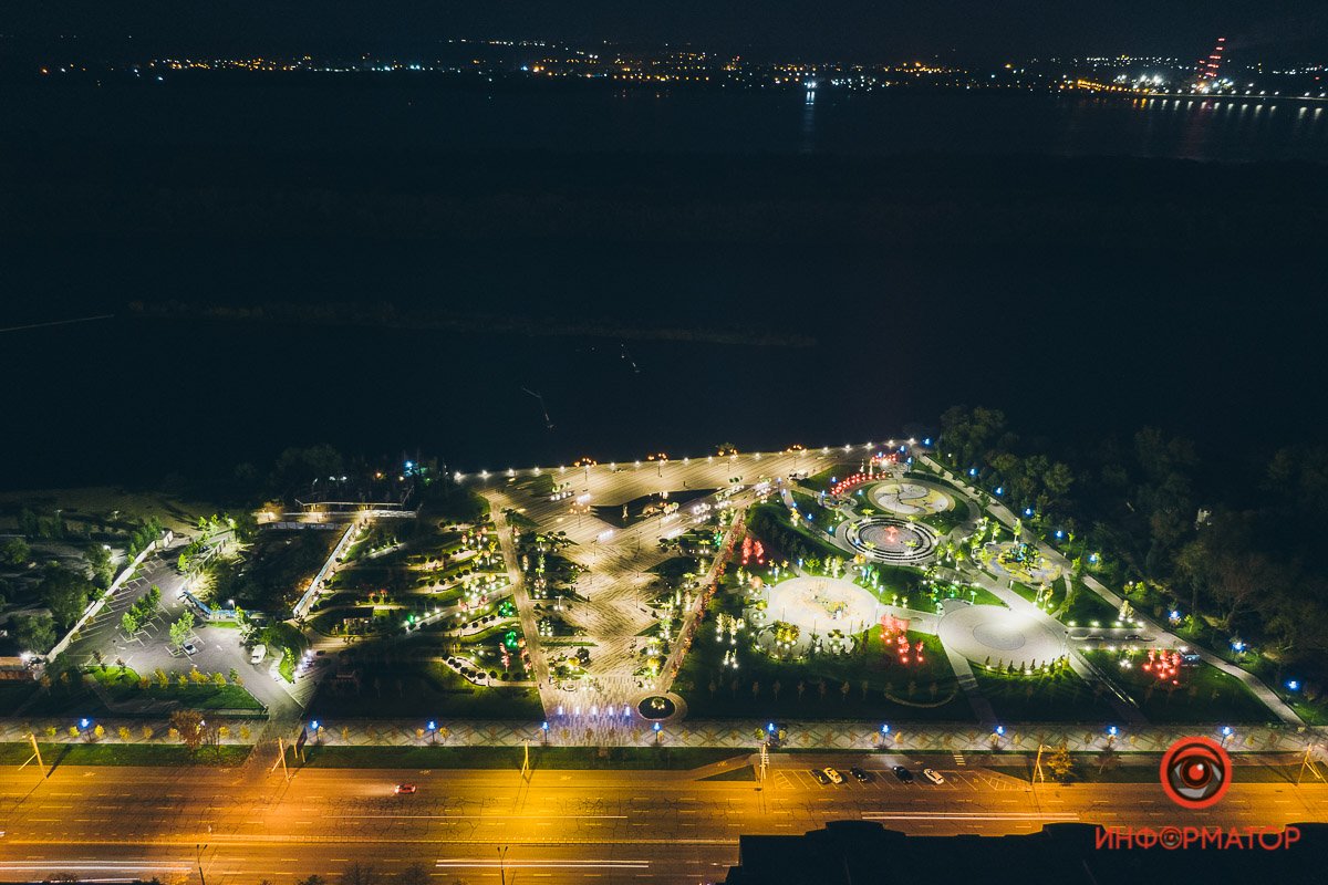 Вдалеке виднеются Игрень, Приднепровск и Южный мост