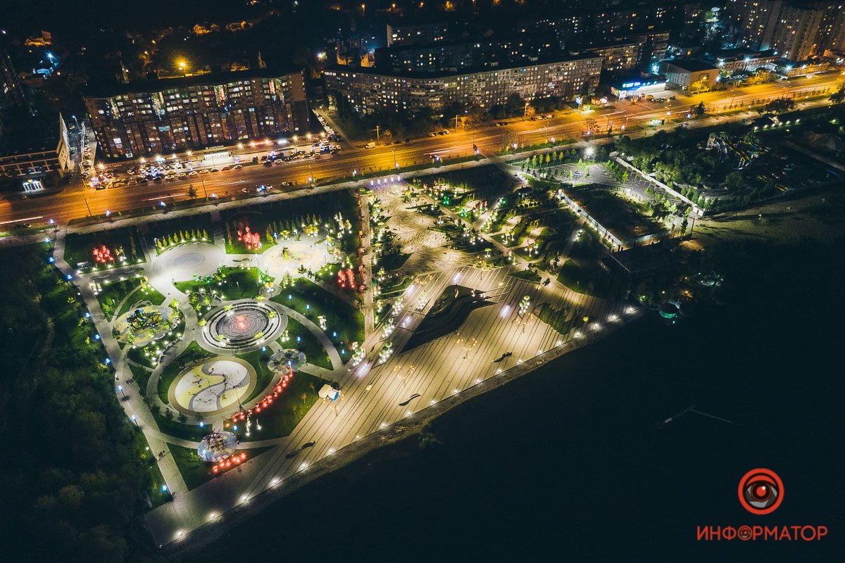 Этот сквер открыли всего год назад, на День города