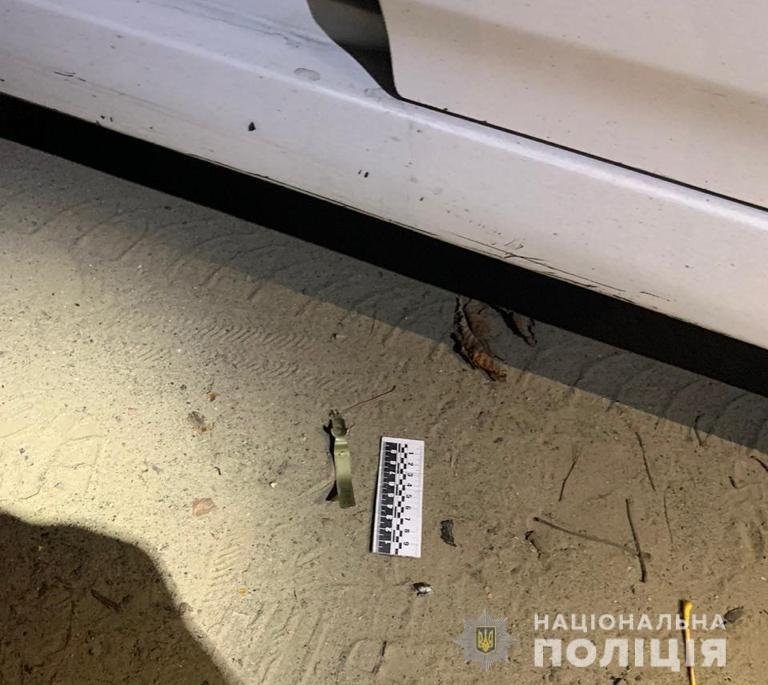 Полицейские Днепра задержали 24-летнего мужчину, который подорвал гранату возле частного дома