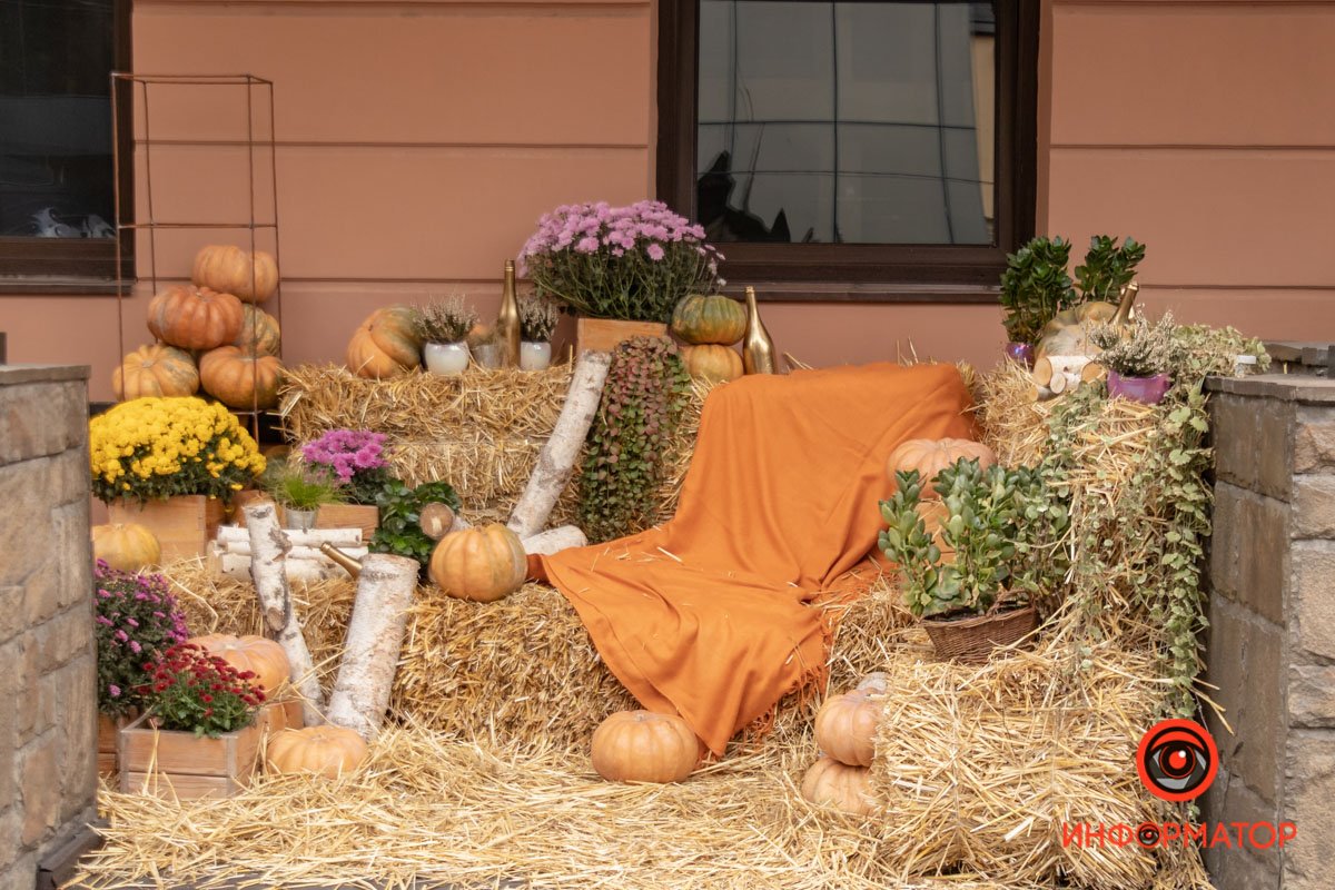 Как украсили Днепр перед Хеллоуином 36