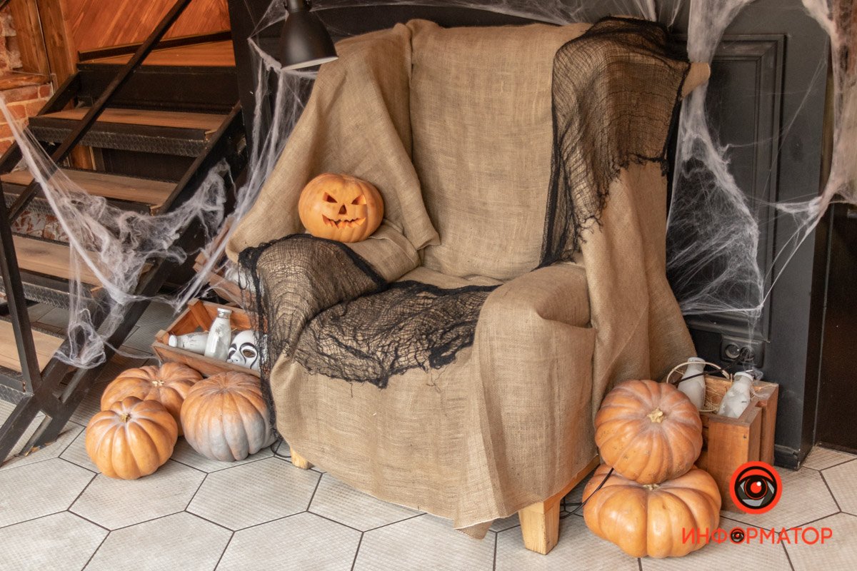 Как украсили Днепр перед Хеллоуином 41