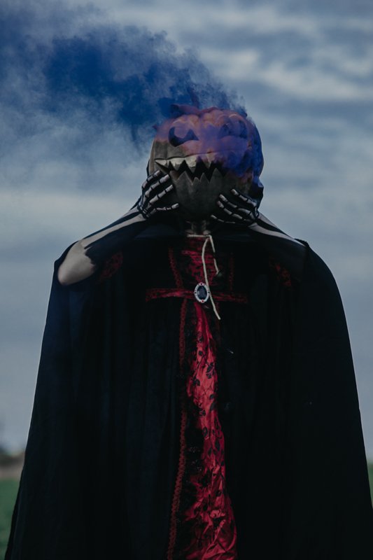 Зубастый, глазастый и страшен собой.