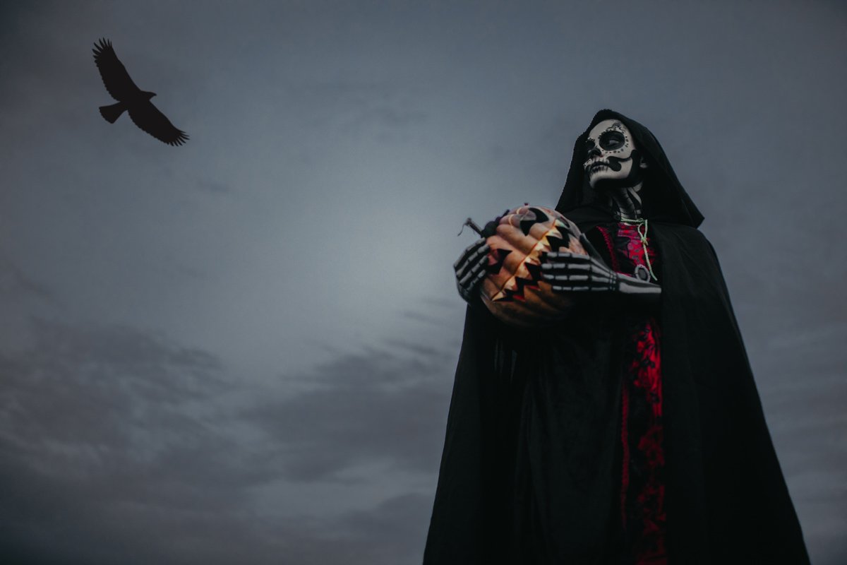 В этот Хеллоуин факелы запалят в дым Время пришло. Для главного героя шоу: