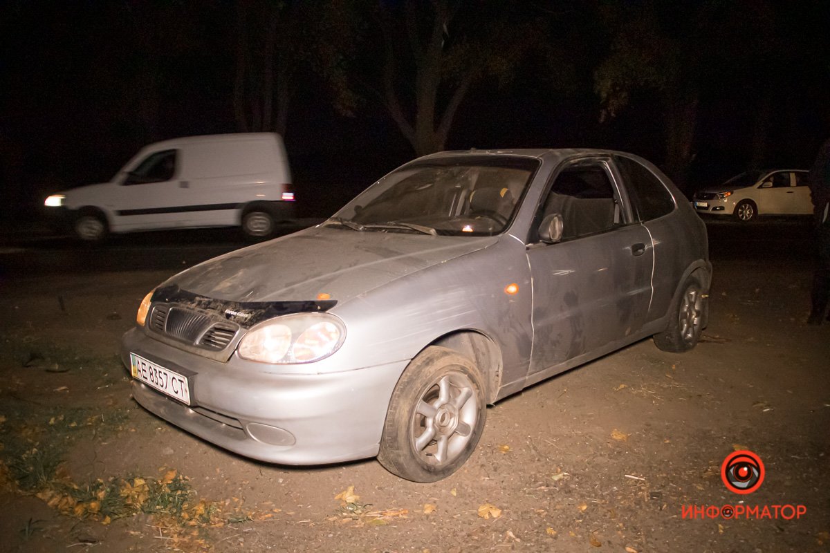 Машина съехала на обочину Машина съехала на обочину