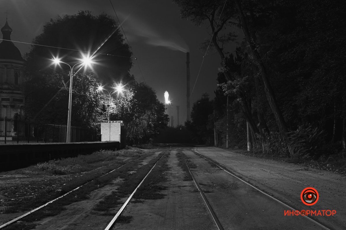 Языки пламени вырываются