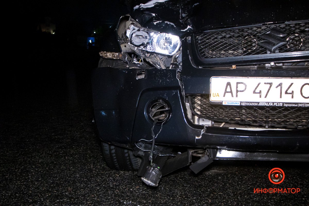 Удар пришелся в правую часть автомобиля Удар пришелся в правую часть автомобиля