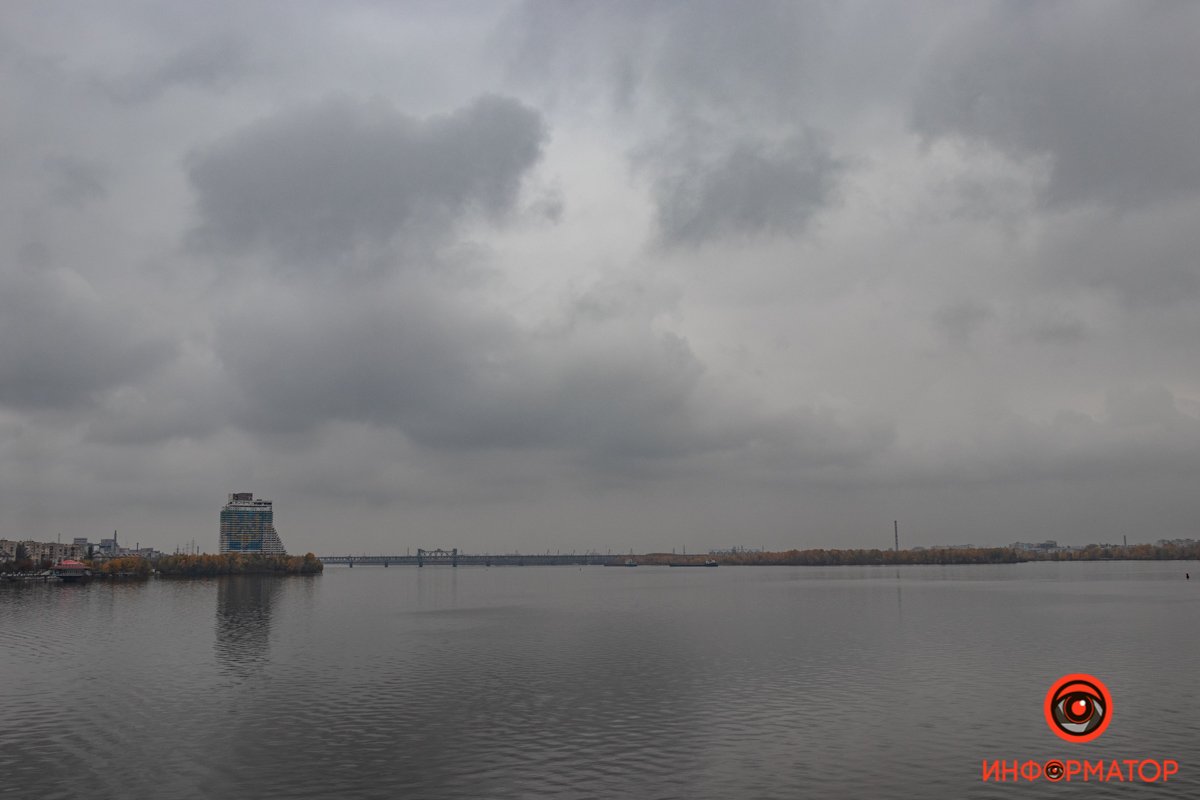 Город плакал, мы бы даже сказали, он рыдал во все свое великолепное лицо