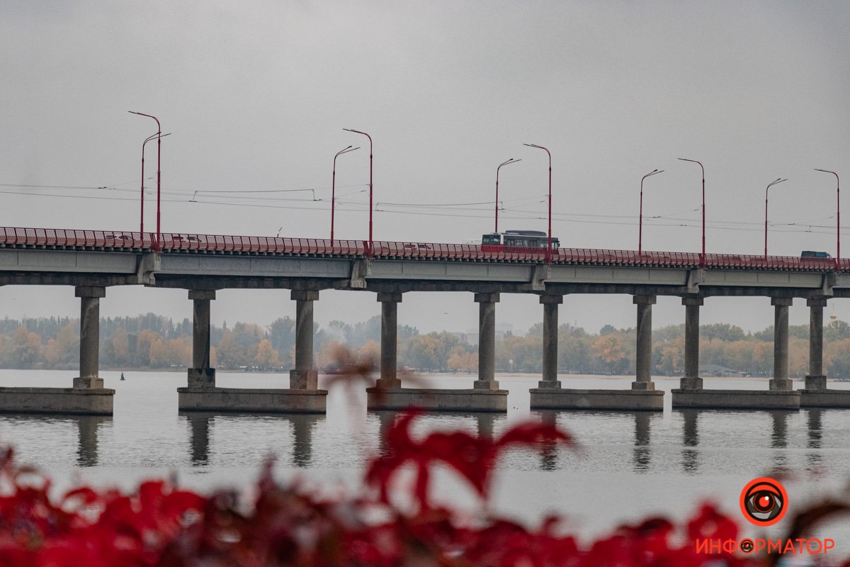 Кому нужны предсказания погоды? То, что она портится, уже само по себе достаточно скверно. Зачем еще отравлять себе жизнь, узнавая об этом заранее?