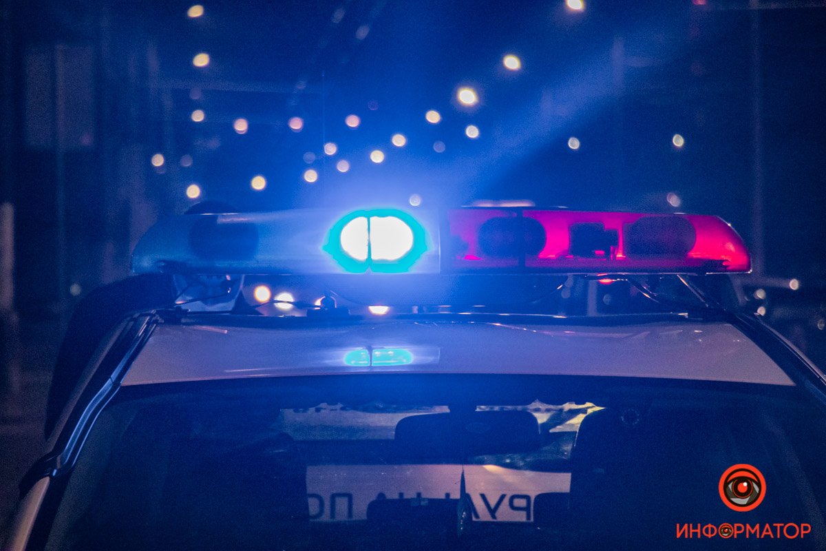 На месте работает следователь по ДТП, ему предстоит установить причины аварии