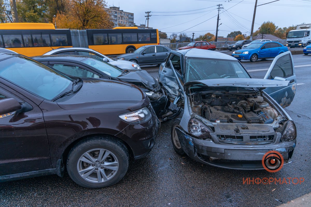 После этого ВАЗ выехал на встречную полосу движения