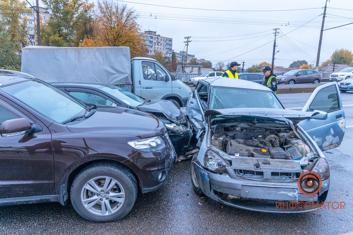На "встречке" ВАЗ ударил Toyota и Hyundai