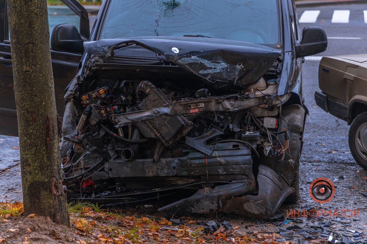 Двоих пострадавших с места аварии забрала скорая