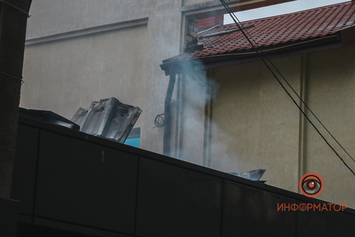 Предварительно, причиной пожара стала неисправная проводка