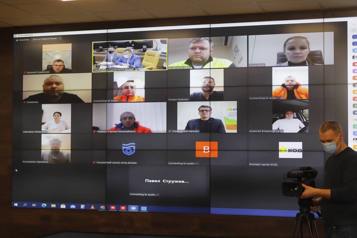 Работать на благо родного города возвращаются работники из других стран