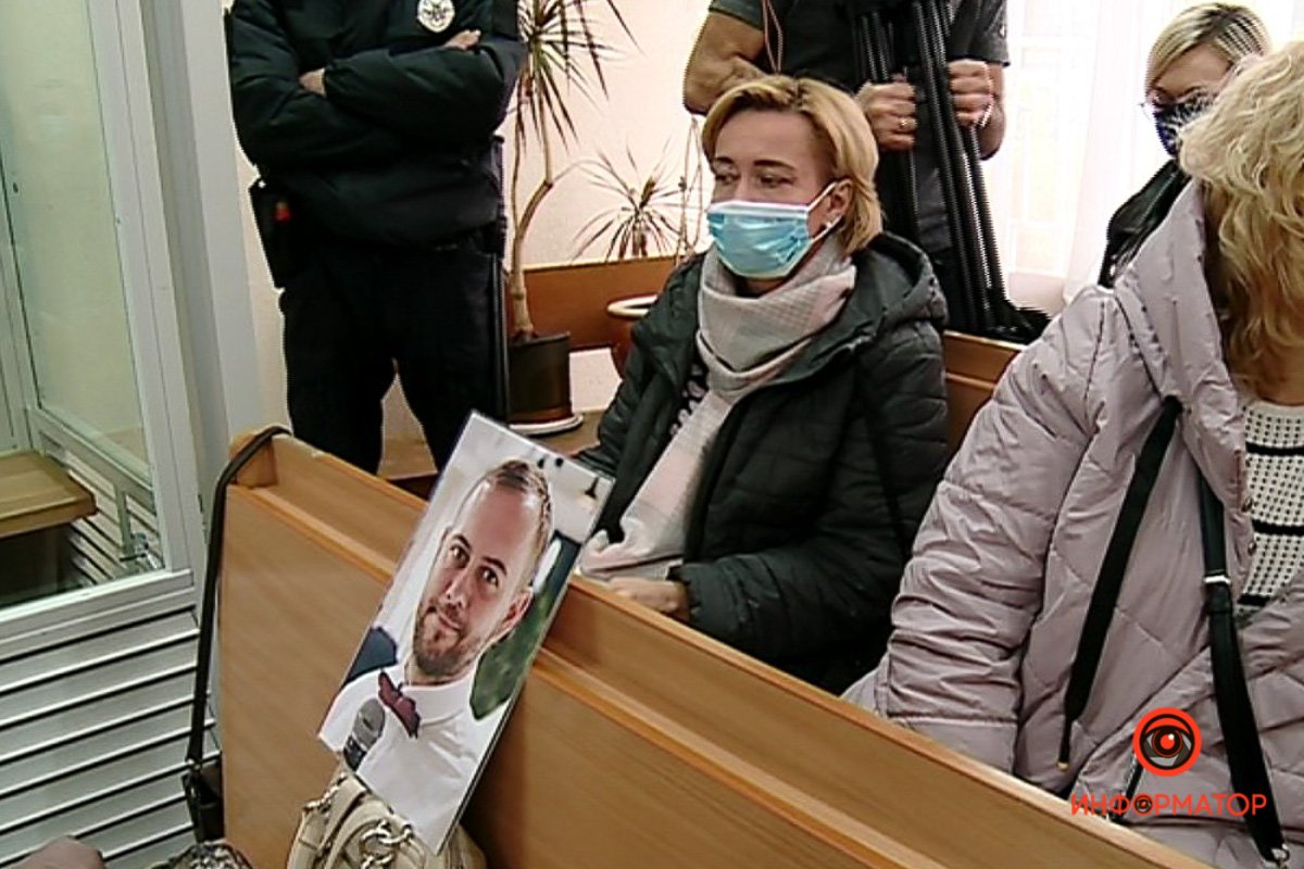 Со слов Сашиной мамы, подсудимый ведет себя очень нагло