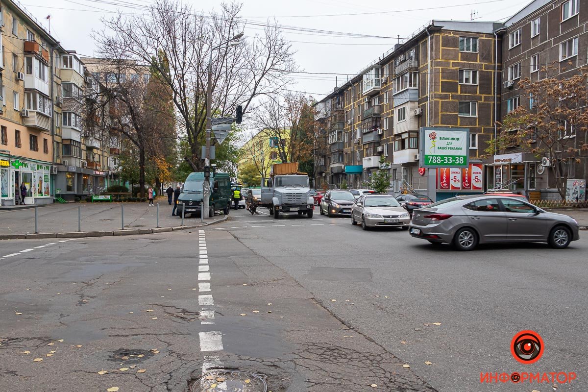 Из-за аварии образовалась пробка Из-за аварии образовалась пробка