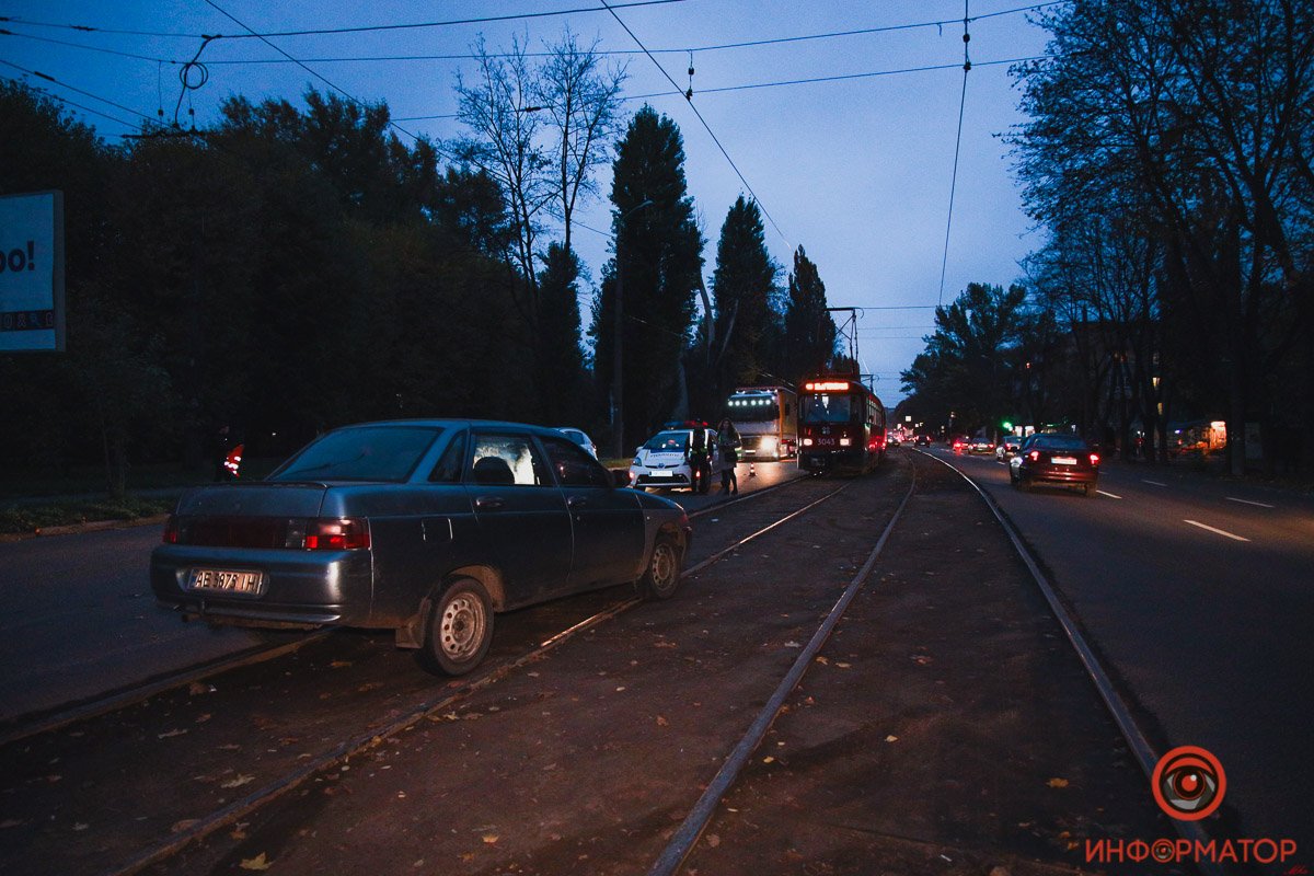 Авария произошла на проспекте Хмельницкого в районе дома №133Б Авария произошла на проспекте Хмельницкого в районе дома №133Б