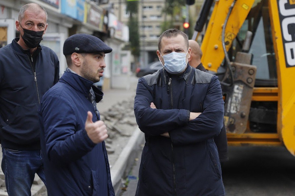 Жители Днепра благодарны за качественно отремонтированные дороги и тротуары в микрорайонах города 2