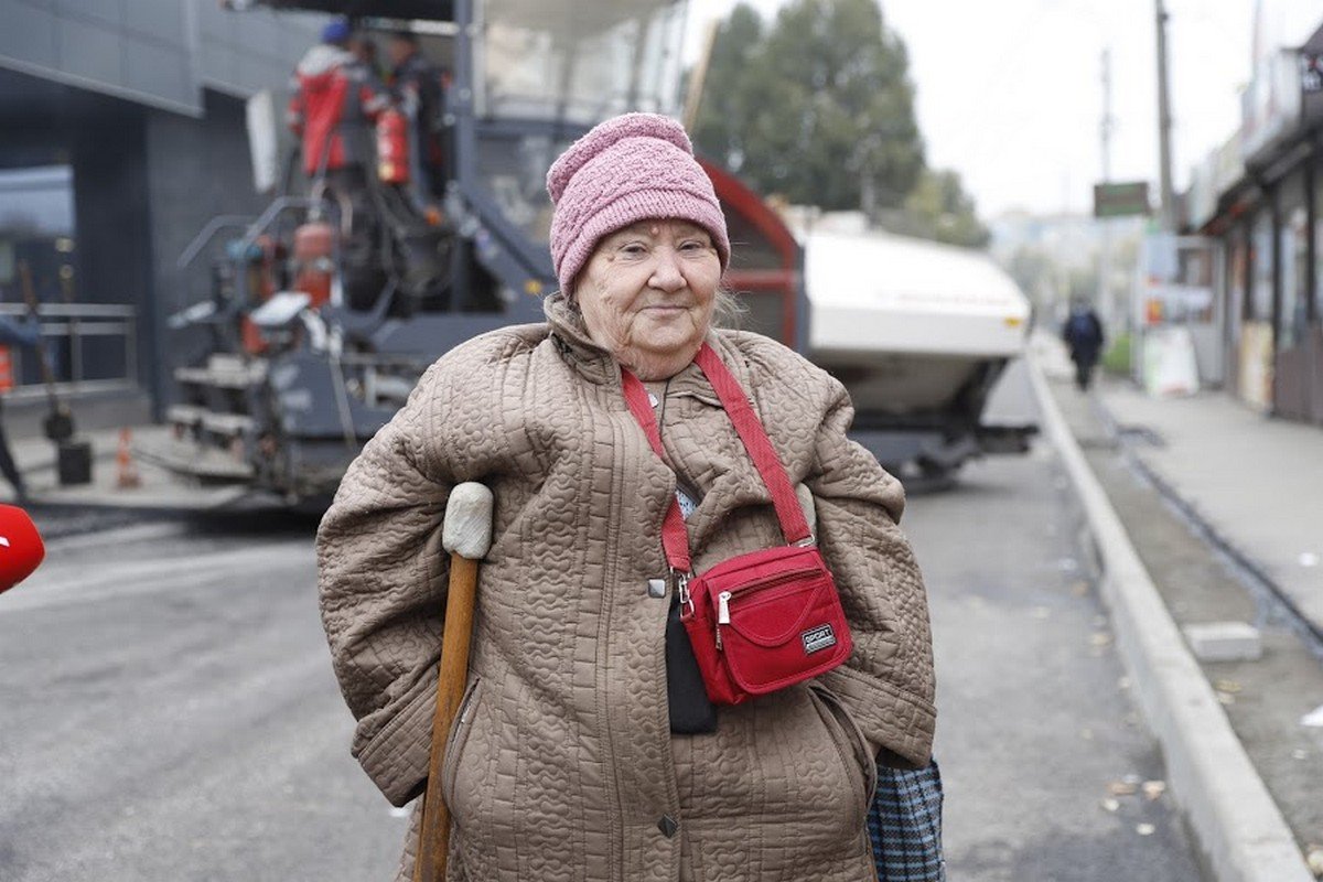 Жители Днепра благодарны за качественно отремонтированные дороги и тротуары в микрорайонах города 11