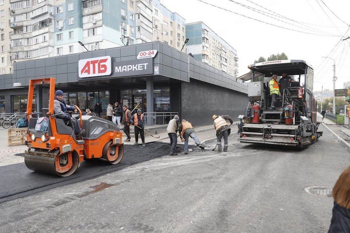 Жители Днепра благодарны за качественно отремонтированные дороги и тротуары в микрорайонах города 13